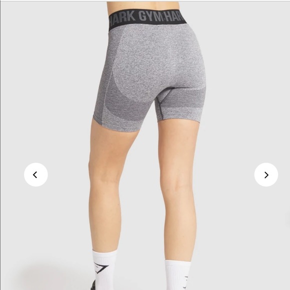 Gymshark flex shorts 🖤 - Picture 7 of 8